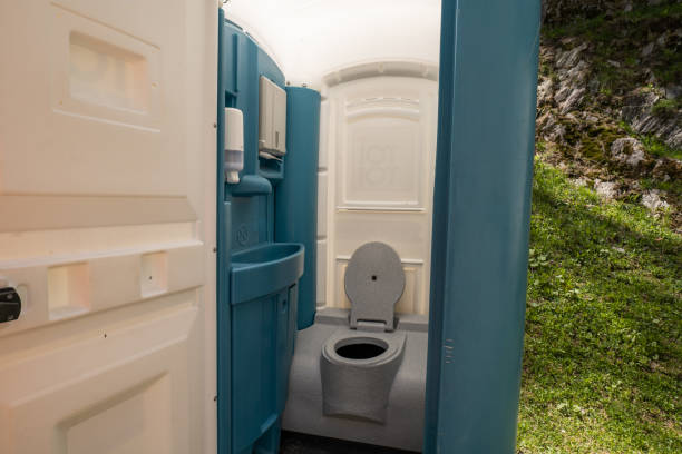 Portable Toilet Options We Offer in Newbern, TN